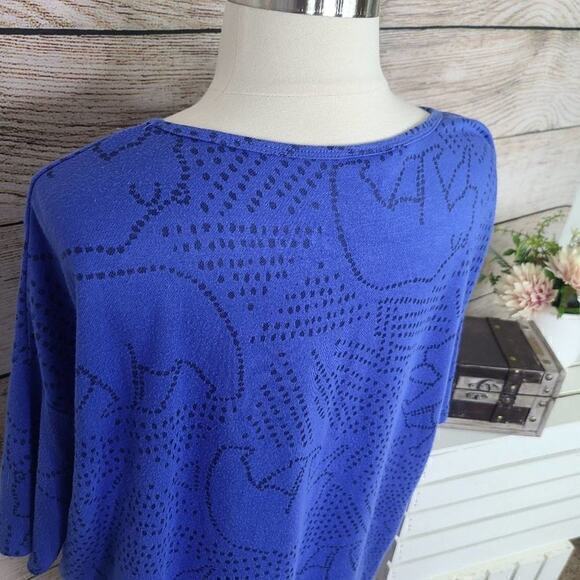 LuLaRoe Womens Irma Polar Bear Tunic Top Short Sleeve Loose Fit Casual Blue XXS‎ - Picture 2 of 3